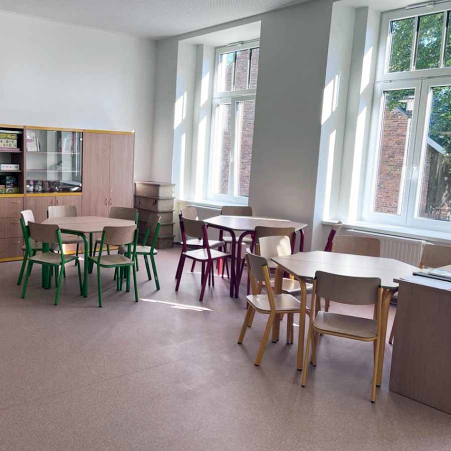 Alpha® 4 Leg classroom chairs and tables setting