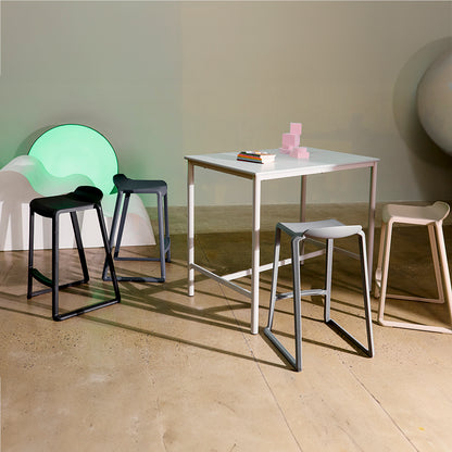 Postura One Piece Low Back Stool