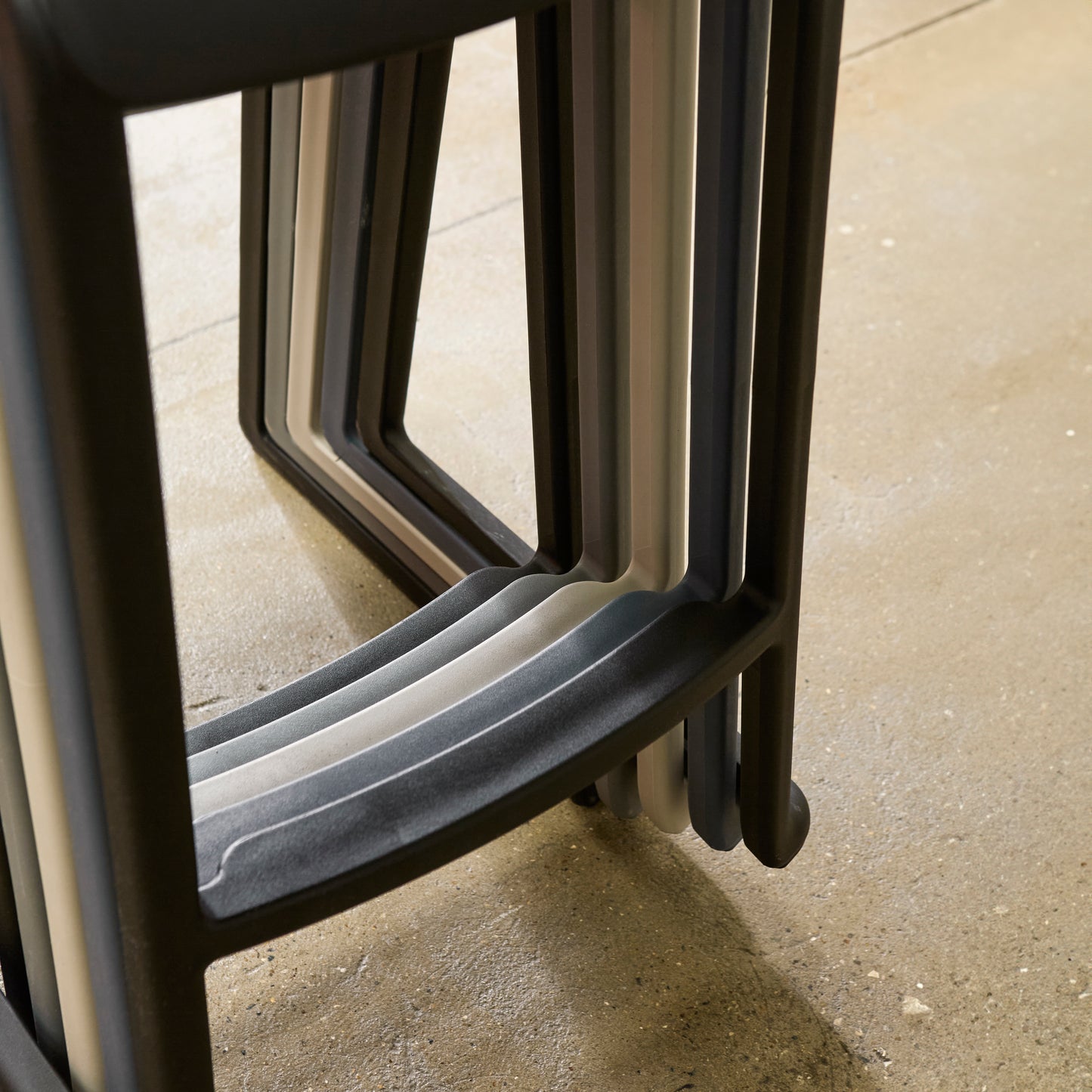 Postura One Piece High Back Stool