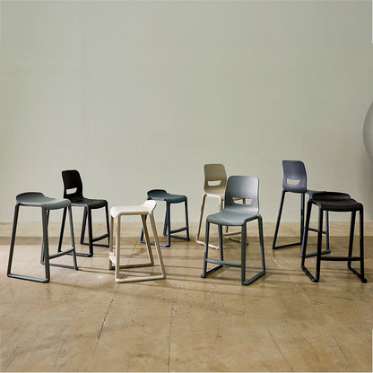 Postura One Piece Low Back Stool